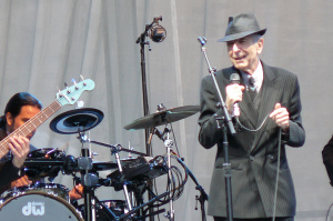 Leonard_Cohen_at_Edinburgh_Castle_1